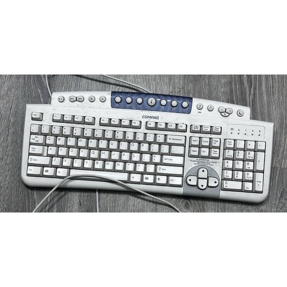 Vintage Compaq USB Multimedia Keyboard White Model No KU-9978 - Picture 1 of 6